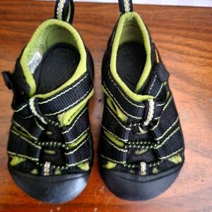 KEEN Kids Black and Lime Green Sandal Sneakers